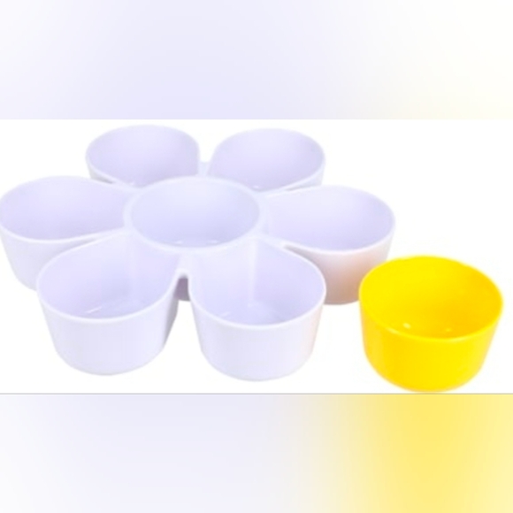 Daisy Shaped Snack Tray Chip & Dip - Picture 5 of 5